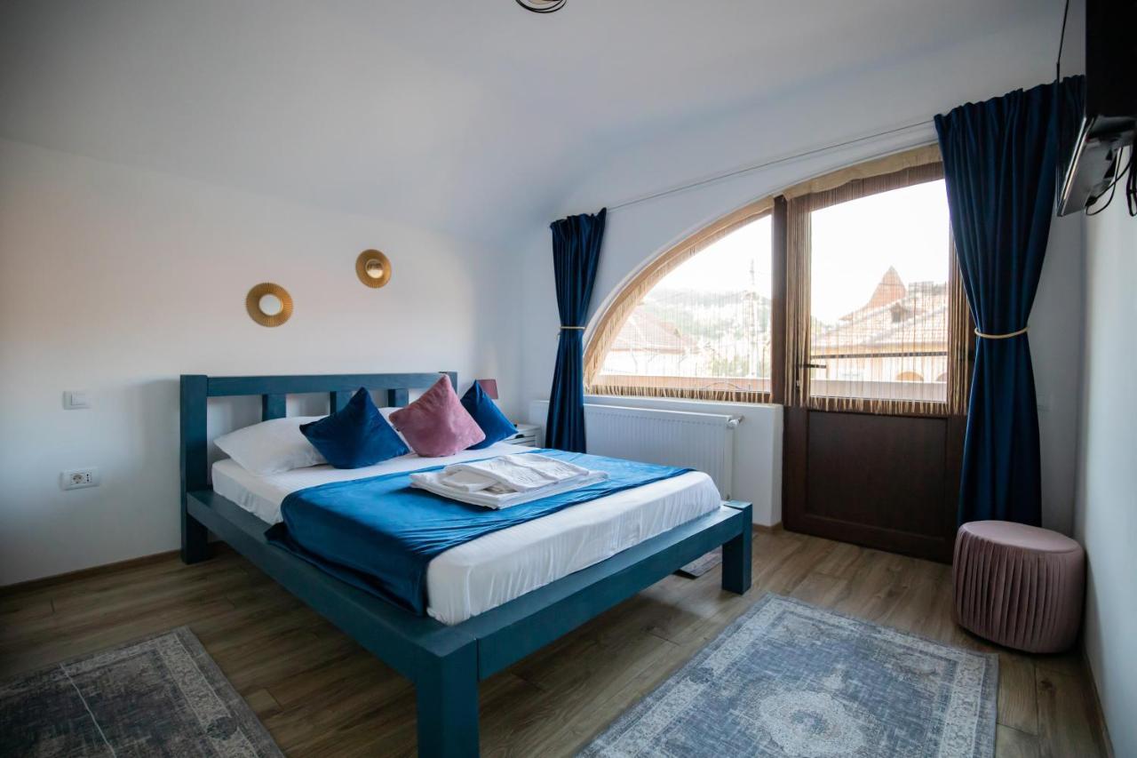 Dania&Petru Residence Тыргу-Окна Экстерьер фото