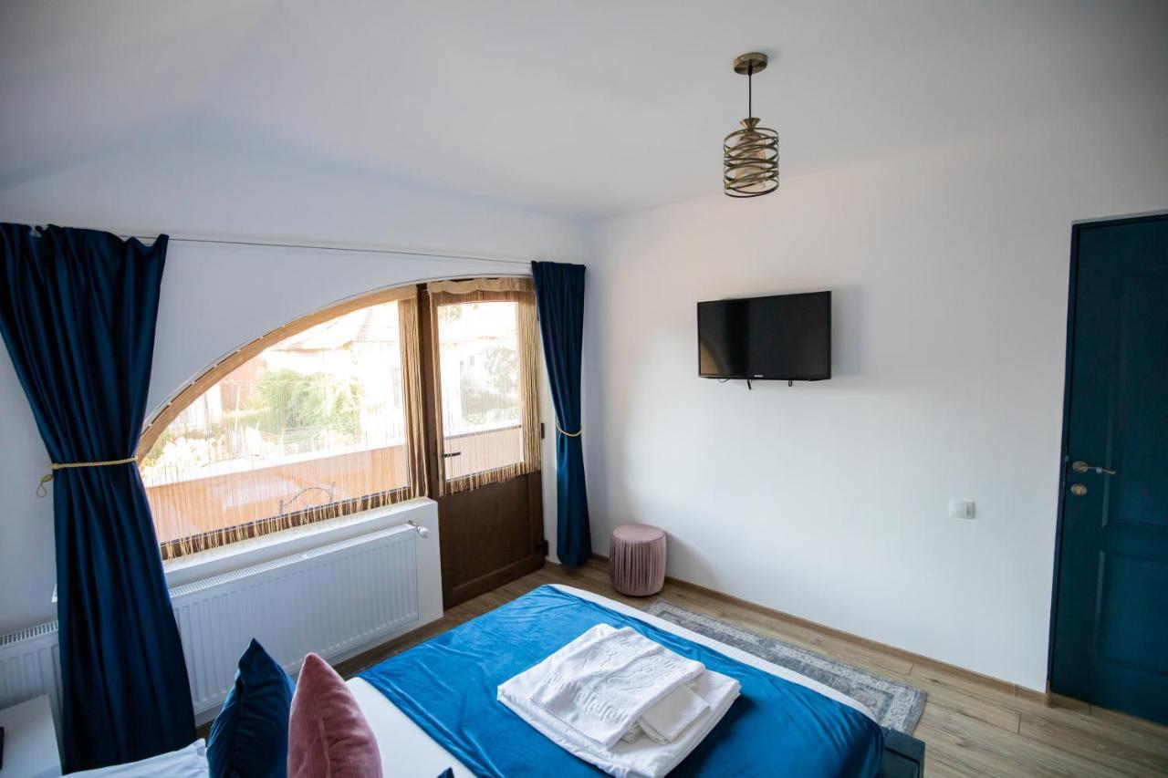 Dania&Petru Residence Тыргу-Окна Экстерьер фото