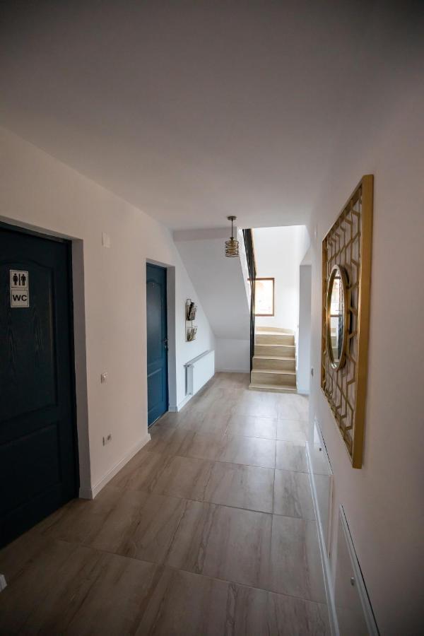 Dania&Petru Residence Тыргу-Окна Экстерьер фото