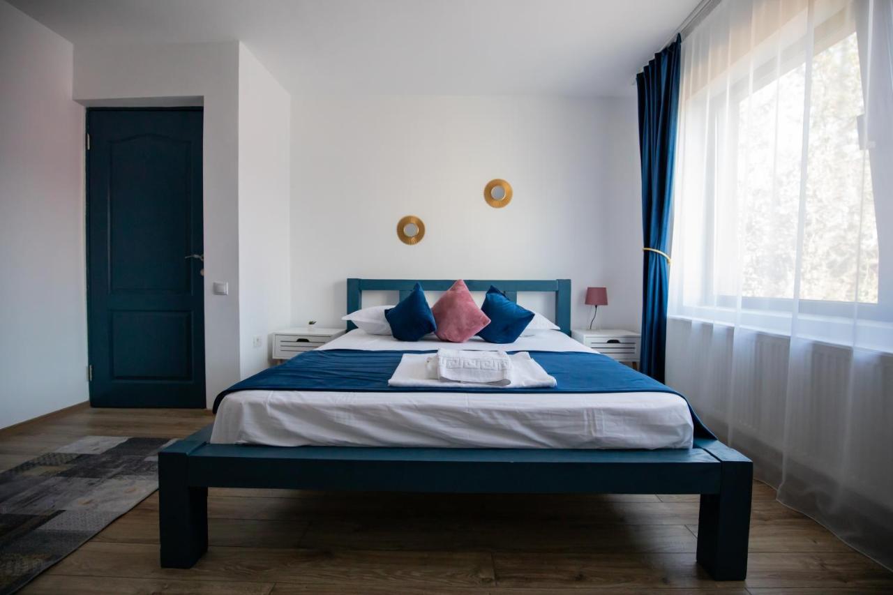 Dania&Petru Residence Тыргу-Окна Экстерьер фото