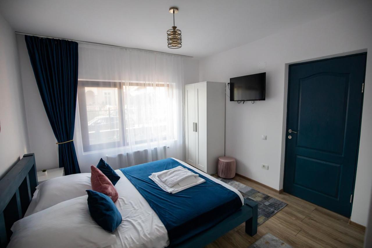 Dania&Petru Residence Тыргу-Окна Экстерьер фото